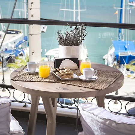 Marina Aparthotel 4*