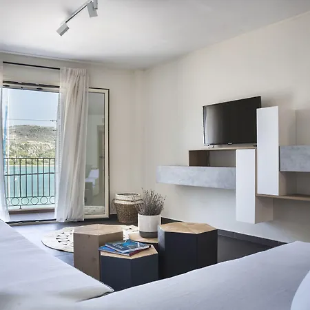 Marina Aparthotel 4*