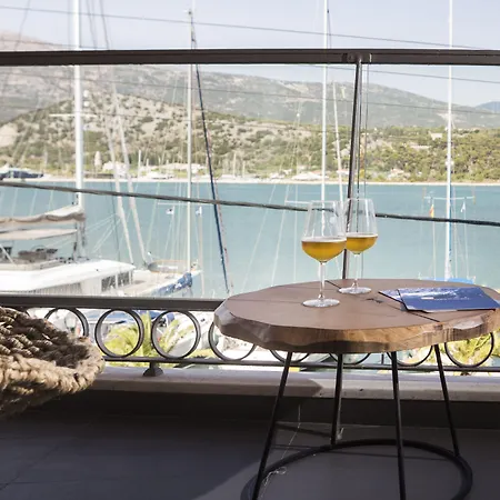 Ξενοδοχείο με διαμερίσματα Marina 4*