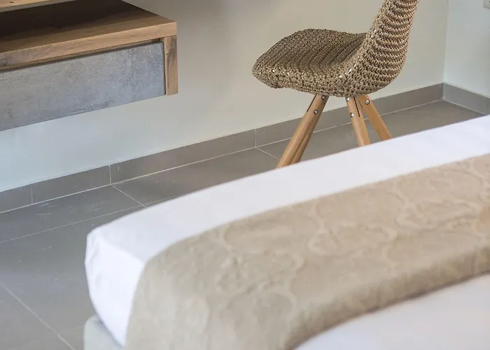 Marina Aparthotel 4*