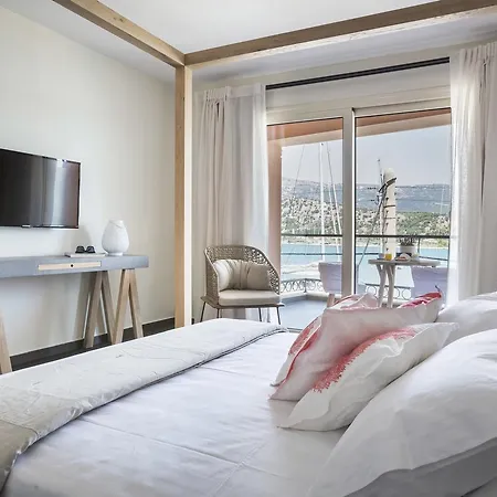 Marina 3*